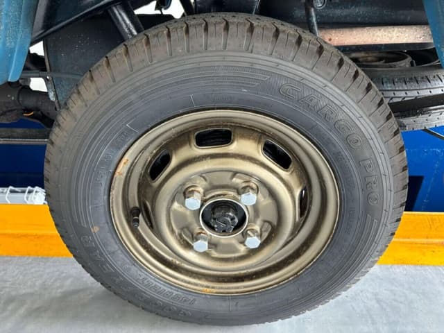 1993 Daihatsu Hijet JDM car for sale — photo 13 of 21