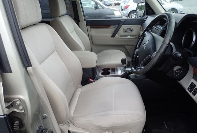 2010 Mitsubishi Pajero JDM car for sale — photo 25 of 25