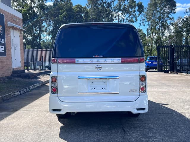 2006 Nissan Elgrand JDM car for sale — photo 7 of 16