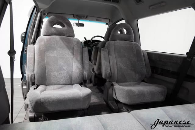 1999 Mitsubishi Delica JDM car for sale — photo 18 of 25