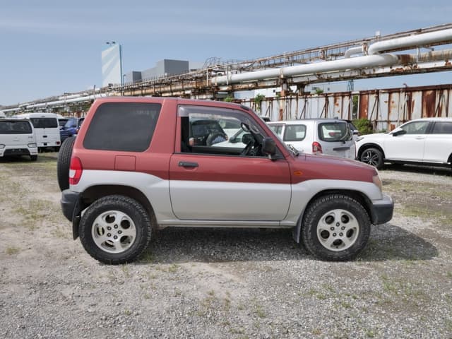1999 Mitsubishi Pajero JDM car for sale — photo 4 of 25