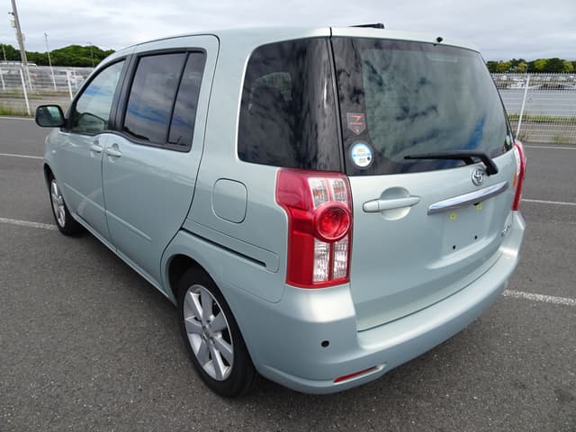 2009 Toyota Raum JDM car for sale — photo 3 of 10