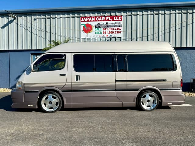 1998 Toyota Grand Hiace JDM car for sale — photo 3 of 24