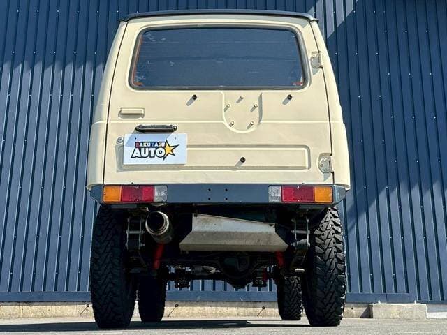 1992 Suzuki Jimny JDM car for sale — photo 10 of 15