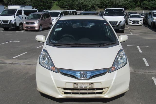 2011 Honda Fit JDM car for sale — photo 8 of 25