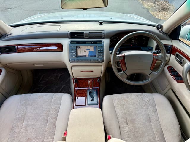 2000 Toyota Crown JDM car for sale — photo 15 of 21