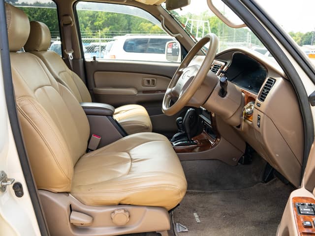 2000 Toyota Hilux Surf JDM car for sale — photo 12 of 14