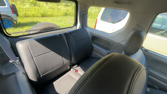 2000 Suzuki Jimny JDM car for sale — photo 6 of 6