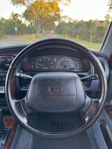 1996 Toyota Hilux Surf JDM car for sale — photo 16 of 18
