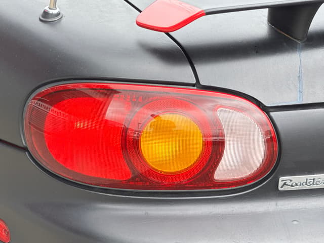 1998 Mazda Roadster (Eunos Roadster / MX-5) JDM car for sale — photo 16 of 25