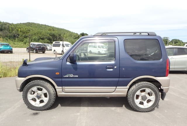 2004 Suzuki Jimny JDM car for sale — photo 2 of 25