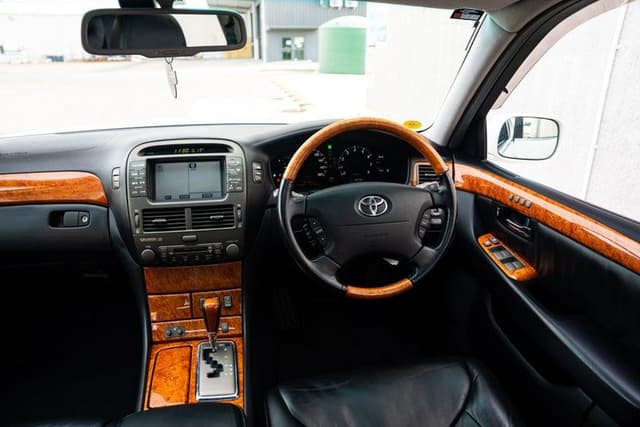 2002 Toyota Celsior JDM car for sale — photo 13 of 17