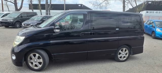 2005 Nissan Elgrand JDM car for sale — photo 5 of 16