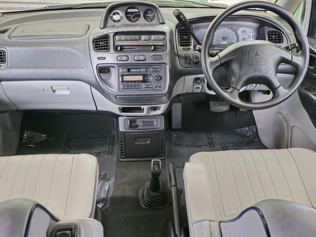 1999 Mitsubishi Delica JDM car for sale — photo 19 of 25