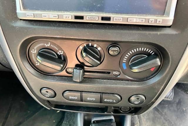2010 Suzuki Jimny JDM car for sale — photo 4 of 20