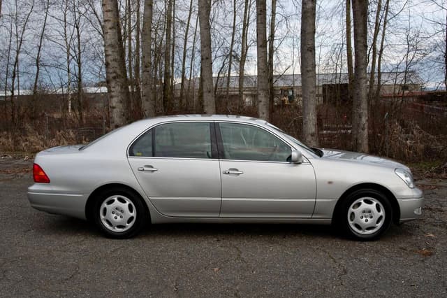 2001 Toyota Celsior JDM car for sale — photo 8 of 18