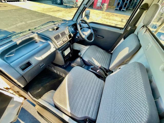 1999 Daihatsu Hijet JDM car for sale — photo 24 of 25