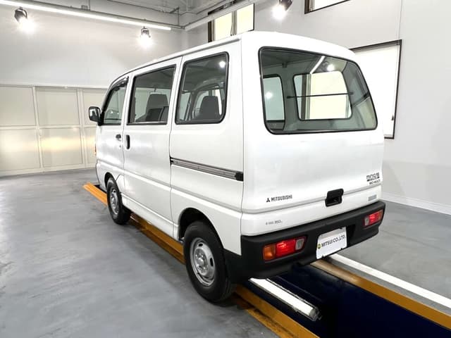 1998 Mitsubishi Minicab JDM car for sale — photo 4 of 25