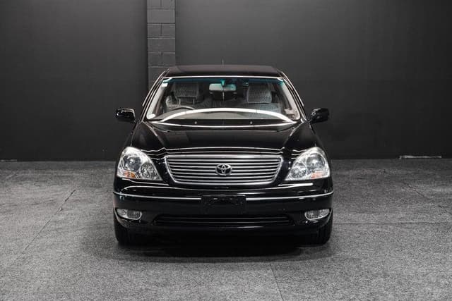 2002 Toyota Celsior JDM car for sale — photo 4 of 17