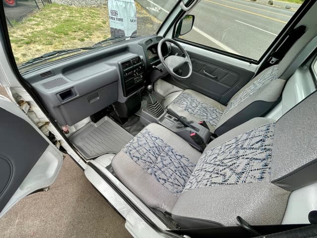 1998 Mitsubishi Minicab JDM car for sale — photo 21 of 25