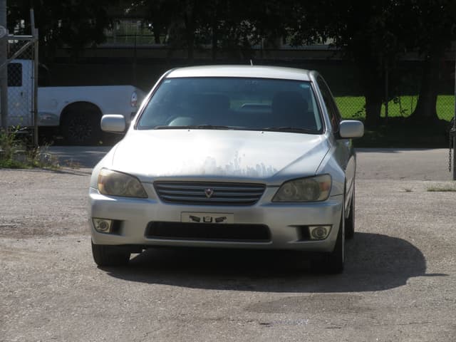 1999 Toyota Altezza JDM car for sale — photo 3 of 25