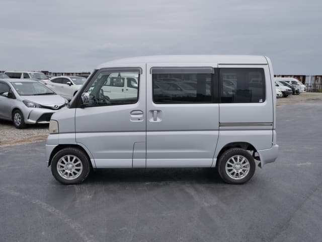 2001 Mitsubishi Town Box JDM car for sale — photo 8 of 25