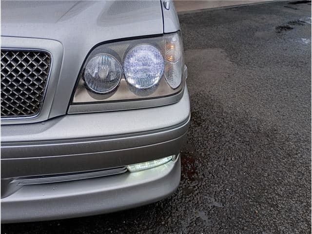 2003 Toyota Crown JDM car for sale — photo 4 of 24