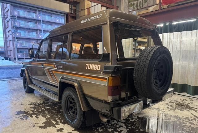 1986 Nissan Safari JDM car for sale — photo 7 of 25