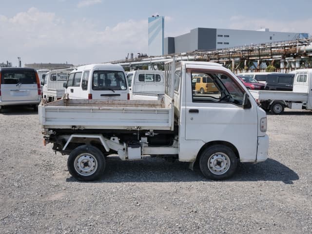 2000 Daihatsu Hijet JDM car for sale — photo 4 of 25