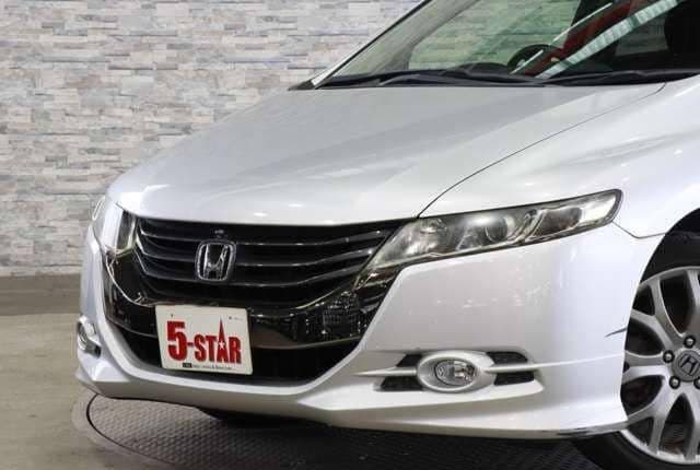 2011 Honda Odyssey JDM car for sale — photo 9 of 12