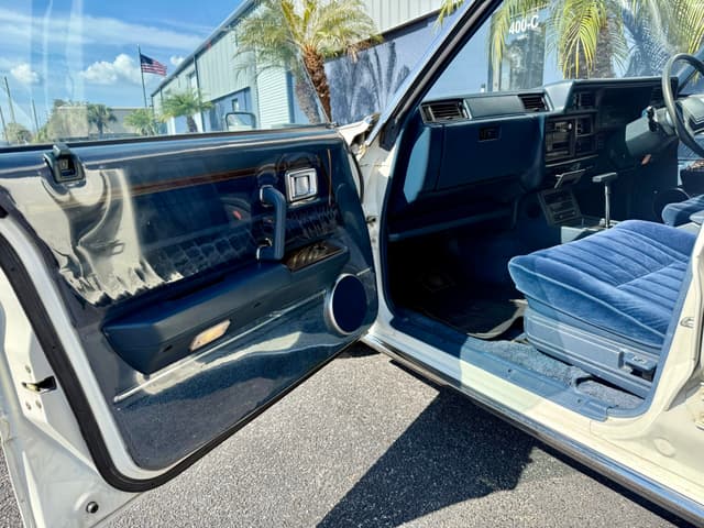 1982 Toyota Crown JDM car for sale — photo 20 of 25