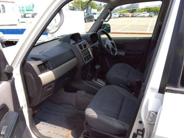 1999 Mitsubishi Pajero JDM car for sale — photo 3 of 8