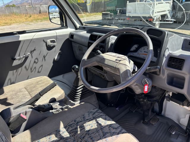 1996 Mitsubishi Minicab JDM car for sale — photo 23 of 25