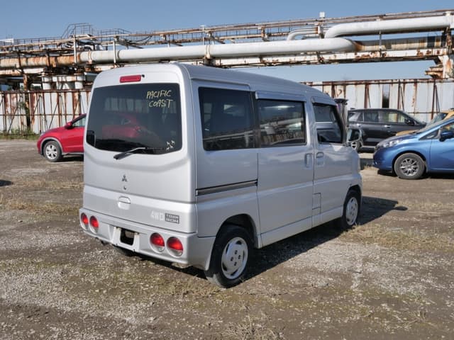 2001 Mitsubishi Town Box JDM car for sale — photo 5 of 25