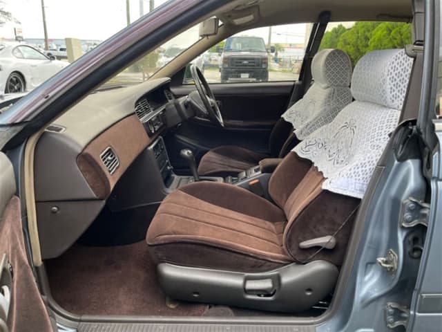 1989 Nissan Laurel JDM car for sale — photo 12 of 17