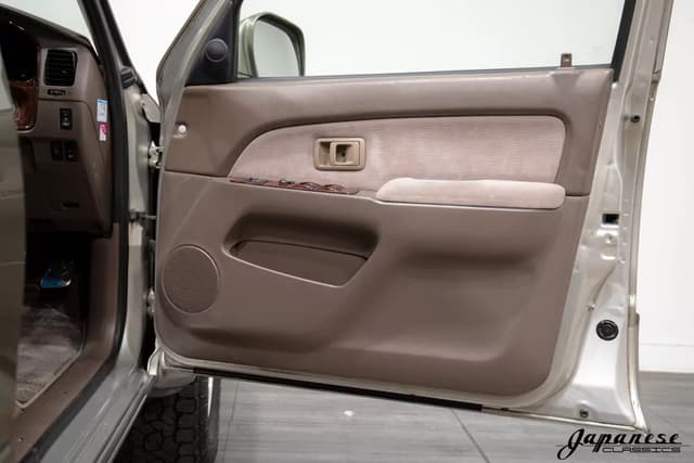 1998 Toyota Hilux JDM car for sale — photo 21 of 25