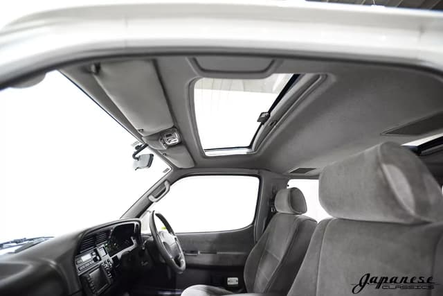 1995 Toyota HiAce JDM car for sale — photo 10 of 25