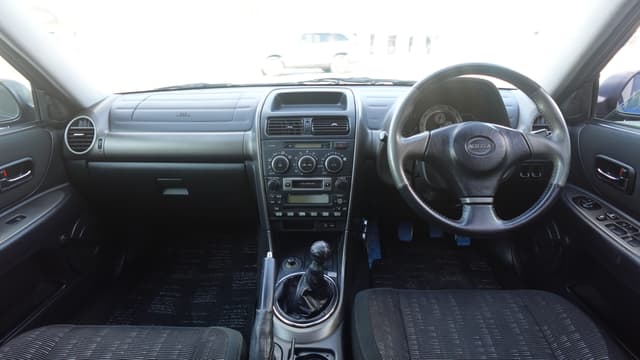 1999 Toyota Altezza JDM car for sale — photo 8 of 13