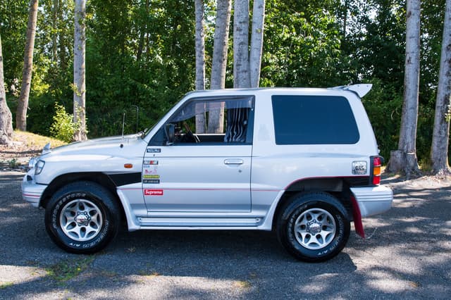 1997 Mitsubishi Pajero JDM car for sale — photo 7 of 13