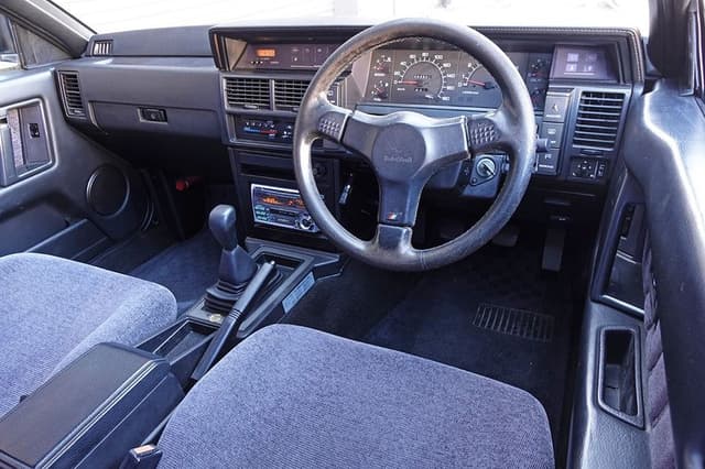 1987 Nissan Skyline JDM car for sale — photo 20 of 25