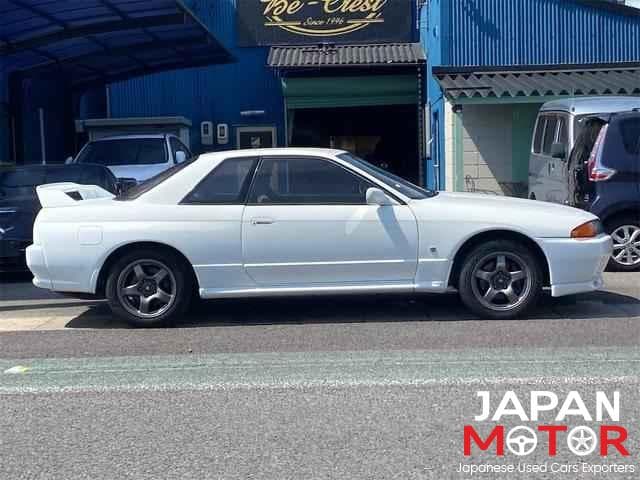 1993 Nissan Skyline JDM car for sale — photo 3 of 10