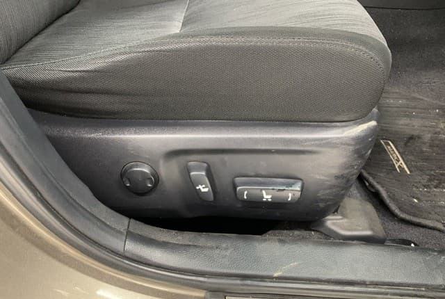 2011 Toyota Mark X JDM car for sale — photo 17 of 25