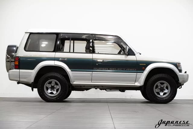 1994 Mitsubishi Pajero JDM car for sale — photo 5 of 25