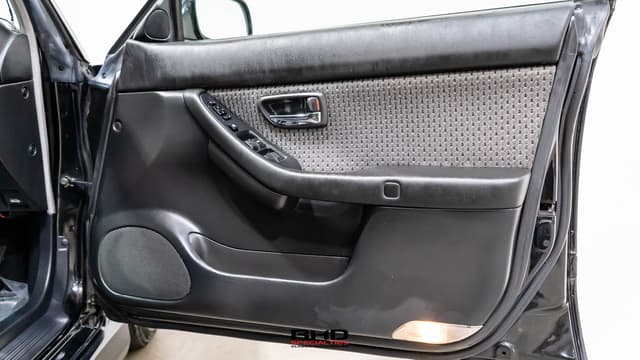 2001 Subaru Legacy JDM car for sale — photo 10 of 25