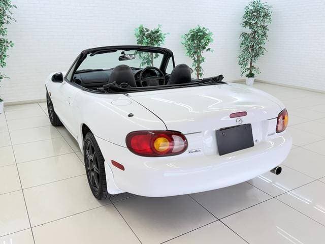 1998 Mazda Roadster (Eunos Roadster / MX-5) JDM car for sale — photo 4 of 17
