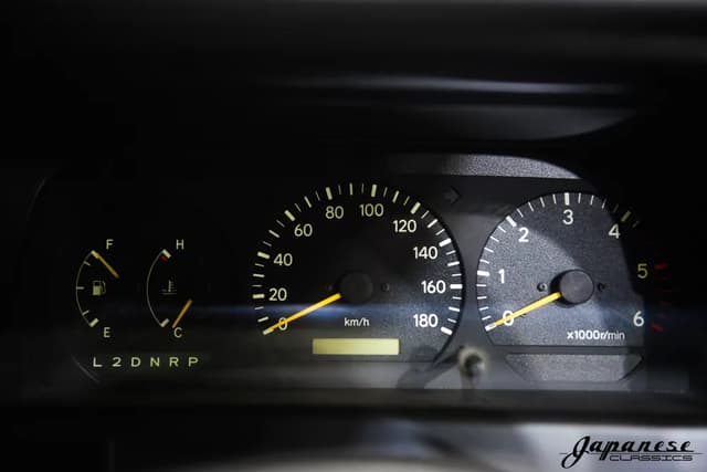 1996 Toyota HiAce JDM car for sale — photo 14 of 25