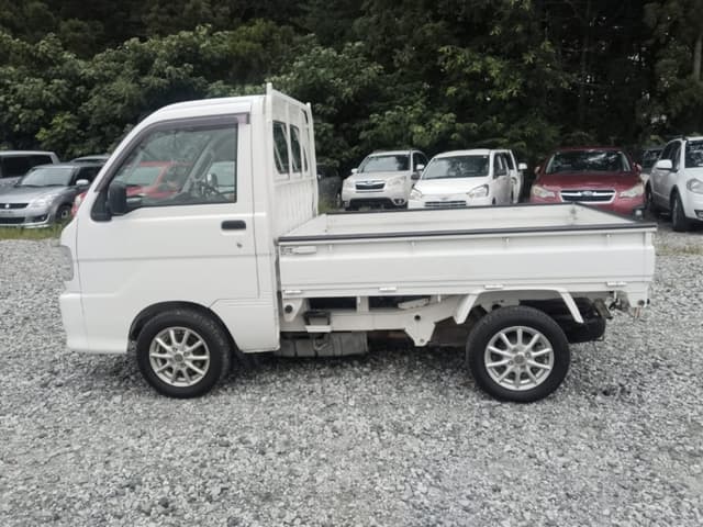 2002 Daihatsu Hijet JDM car for sale — photo 7 of 22