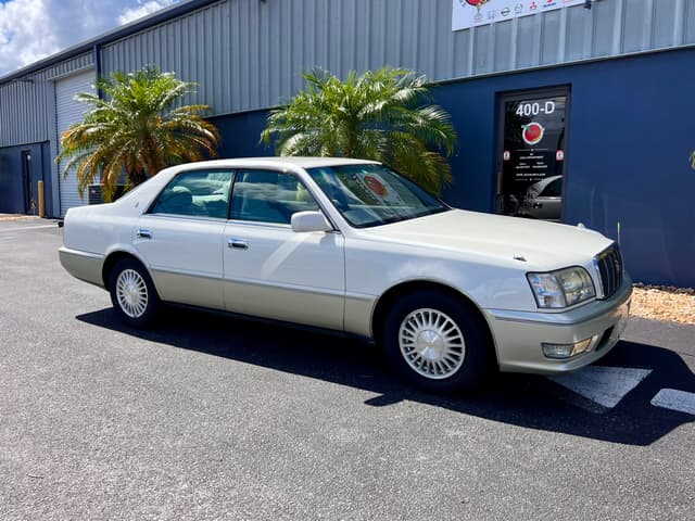 1996 Toyota Crown JDM car for sale — photo 8 of 21
