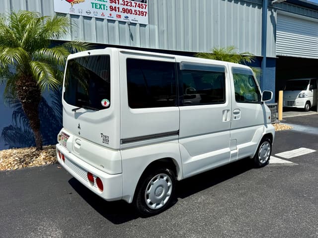 1999 Mitsubishi Town Box JDM car for sale — photo 5 of 18