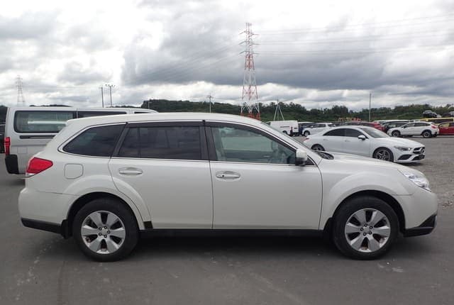 2011 Subaru Outback JDM car for sale — photo 6 of 25